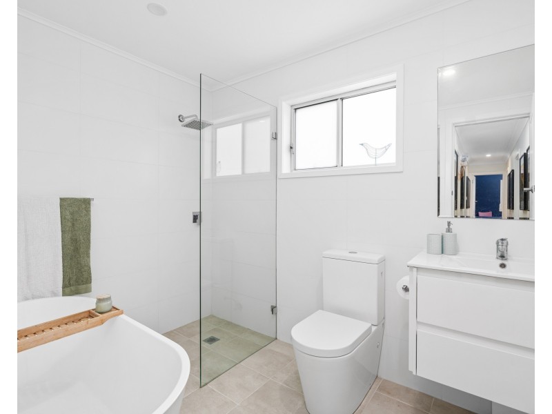 61 Maidens Brush Road, Wyoming NSW 2250