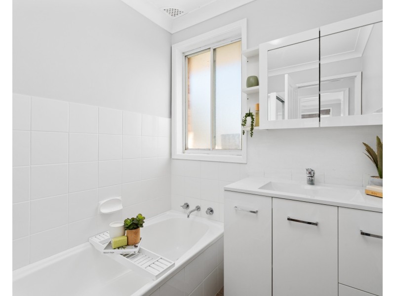 25 Malison Street, Wyoming NSW 2250