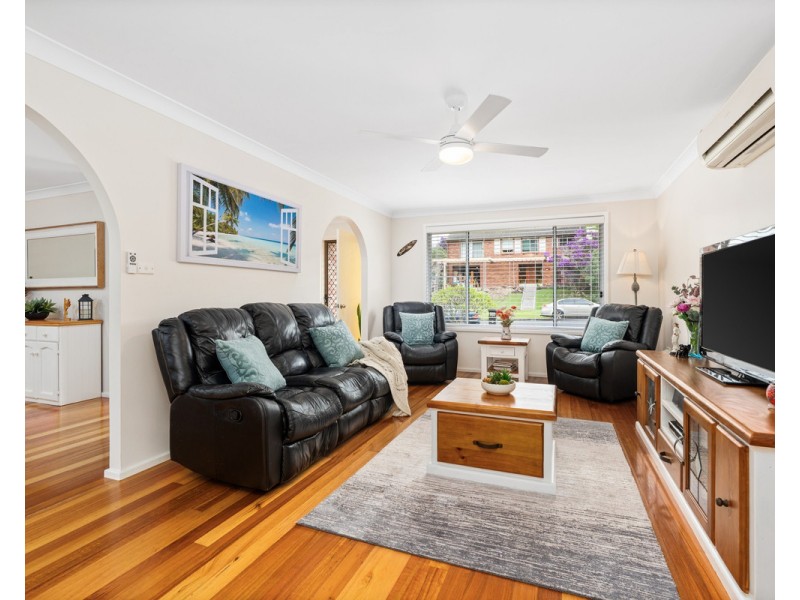 43 Crawford Crescent, Wyoming NSW 2250