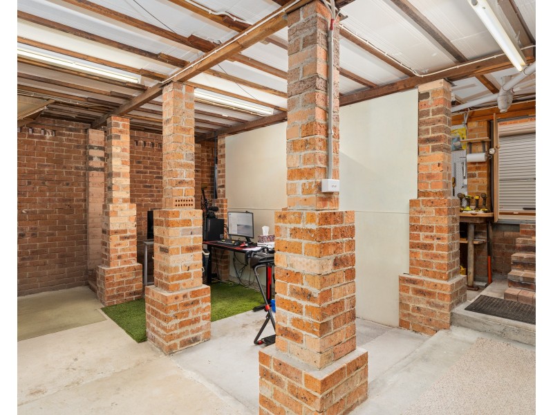 2/1 Rembrae Drive, Green Point NSW 2251