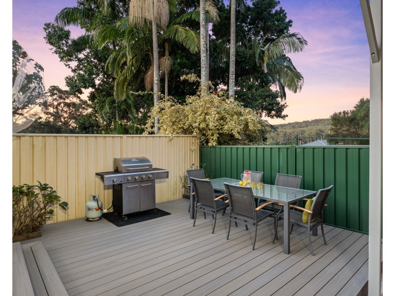2/1 Rembrae Drive, Green Point NSW 2251
