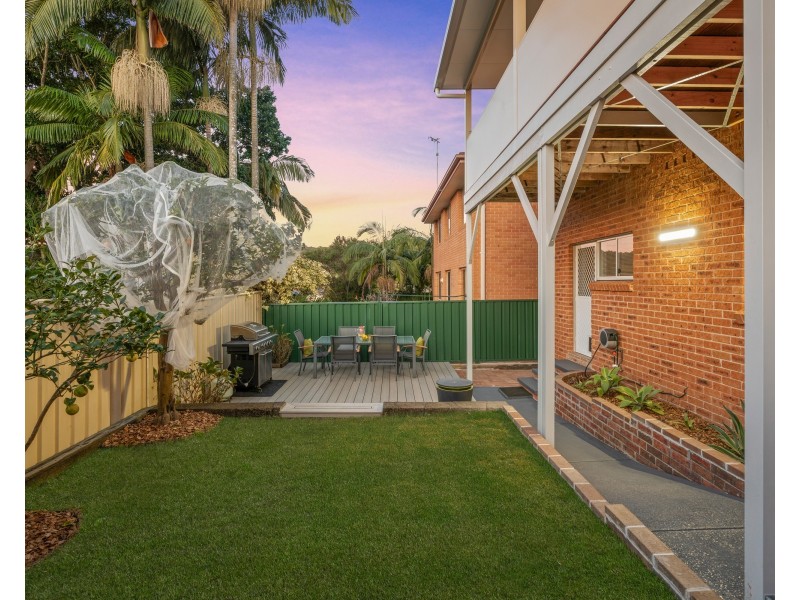 2/1 Rembrae Drive, Green Point NSW 2251