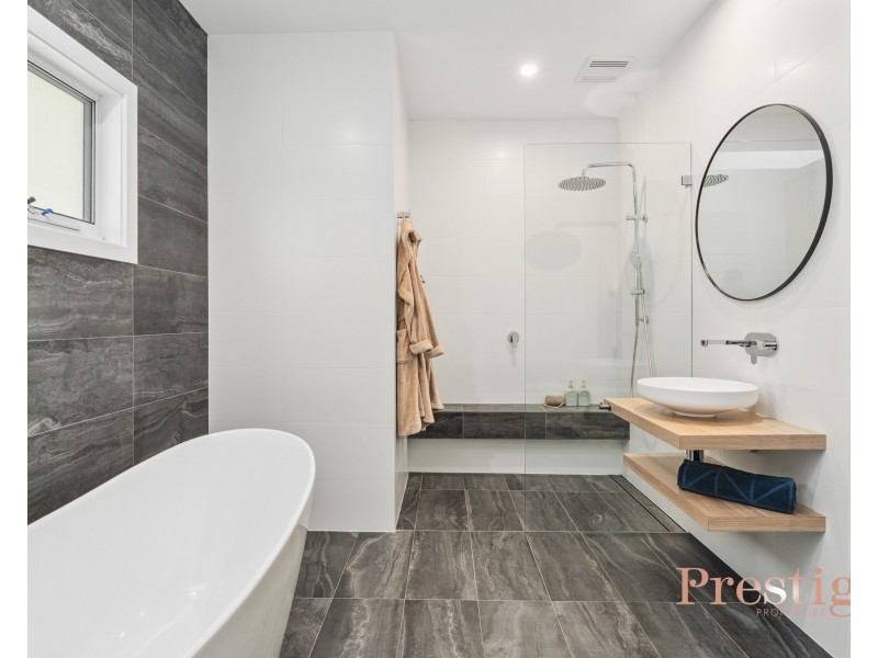 327 Tumbi Road, Wamberal NSW 2260