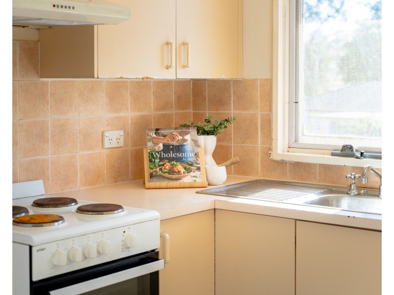 2 Pemworth Close, Wyoming NSW 2250