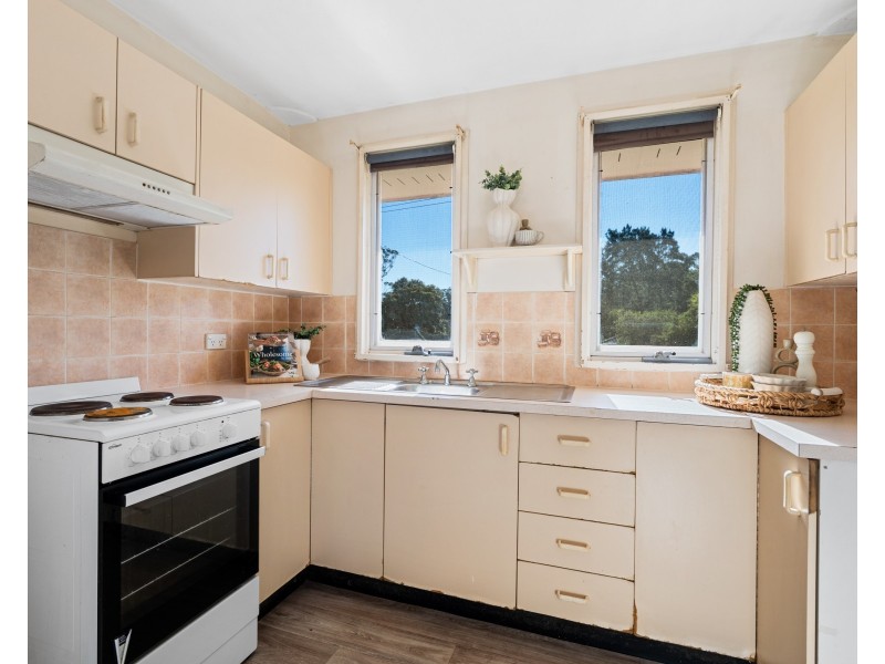 2 Pemworth Close, Wyoming NSW 2250