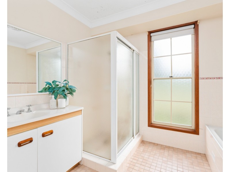 12 Warrambool Road, Wamberal NSW 2260