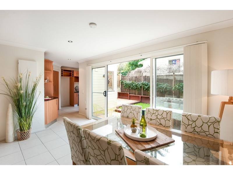 2/4 St George Street, Gosford NSW 2250