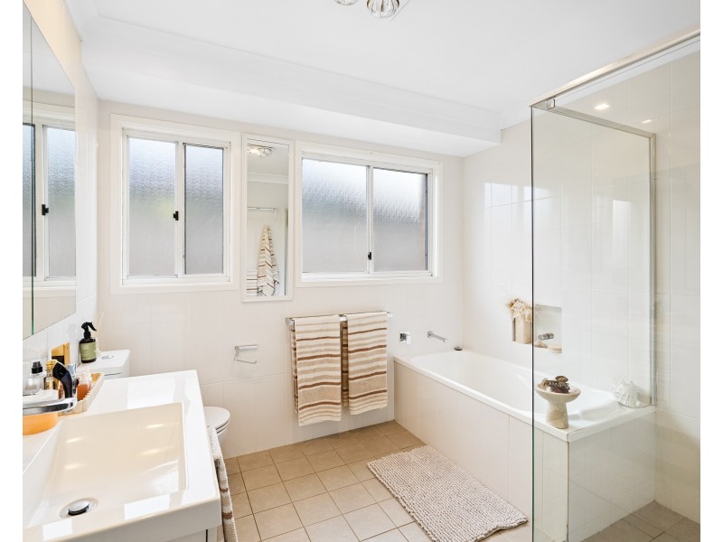 4 Green Close, Mardi NSW 2259