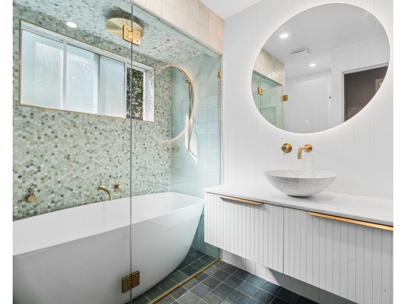 25 Blackbutt Street, Wyoming NSW 2250