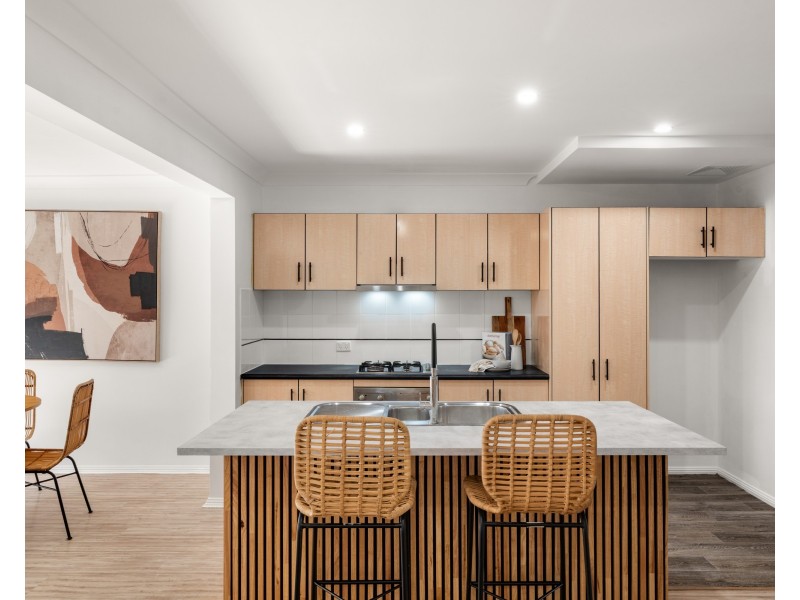 8/297a Henry Parry Drive, Wyoming NSW 2250