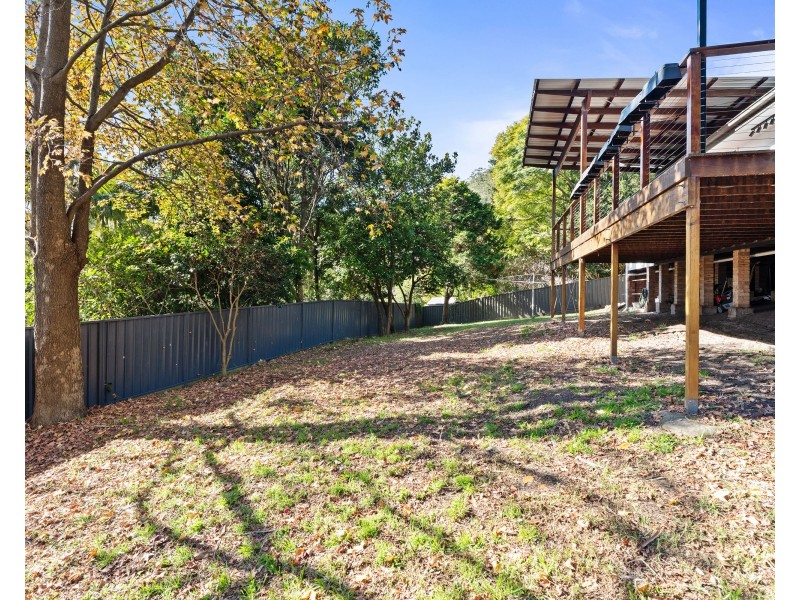 6 Yugari Crescent, Daleys Point NSW 2257