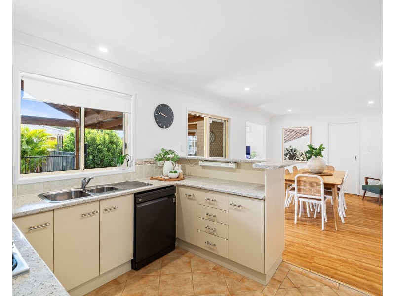 15 Isis Street, Wyoming NSW 2250