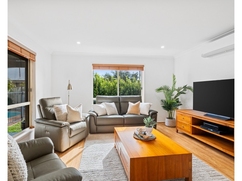 15 Isis Street, Wyoming NSW 2250