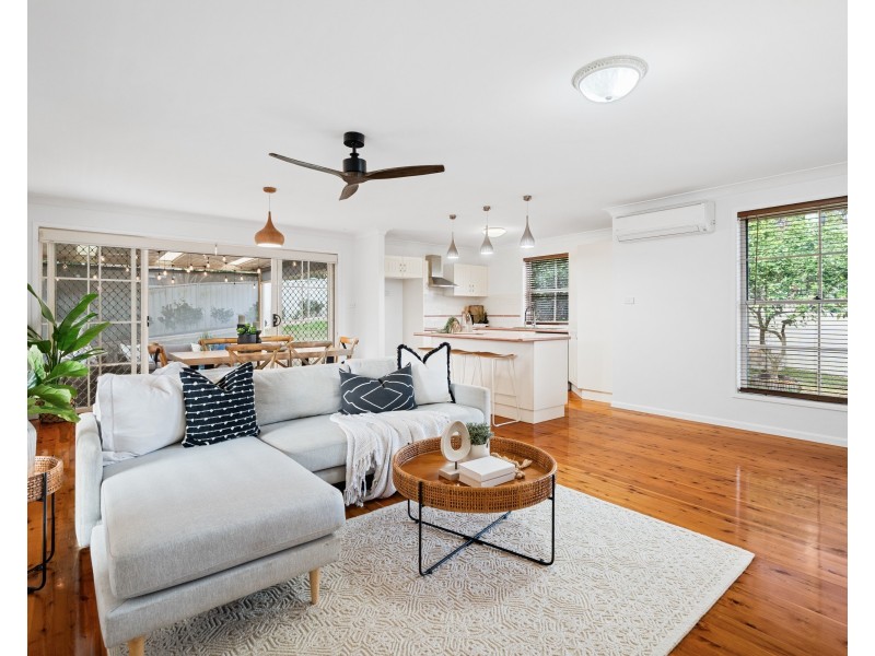 2/11 Berrys Head Road, Narara NSW 2250