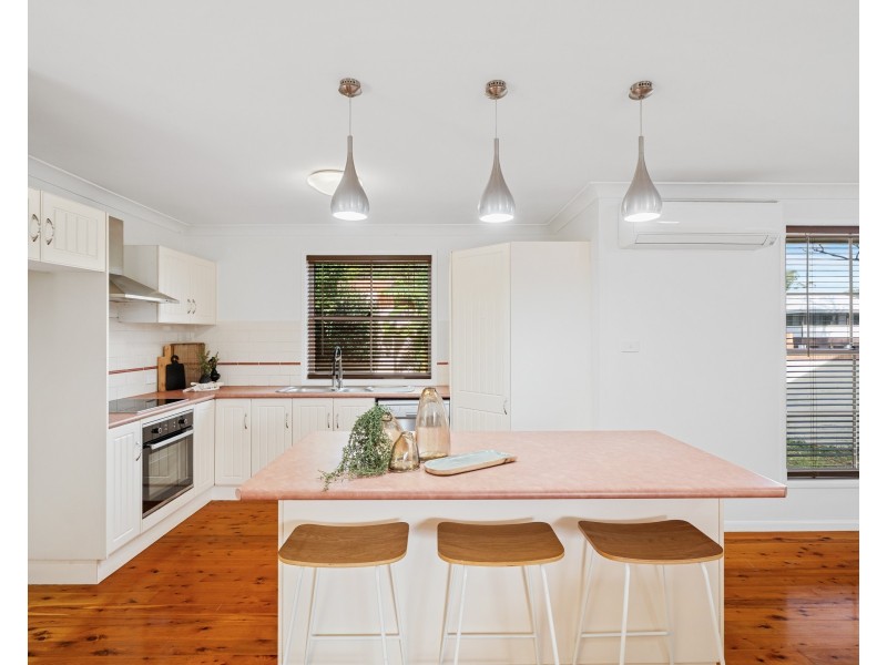 2/11 Berrys Head Road, Narara NSW 2250