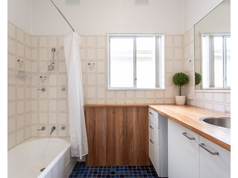 3 Banksia Street, Canton Beach NSW 2263