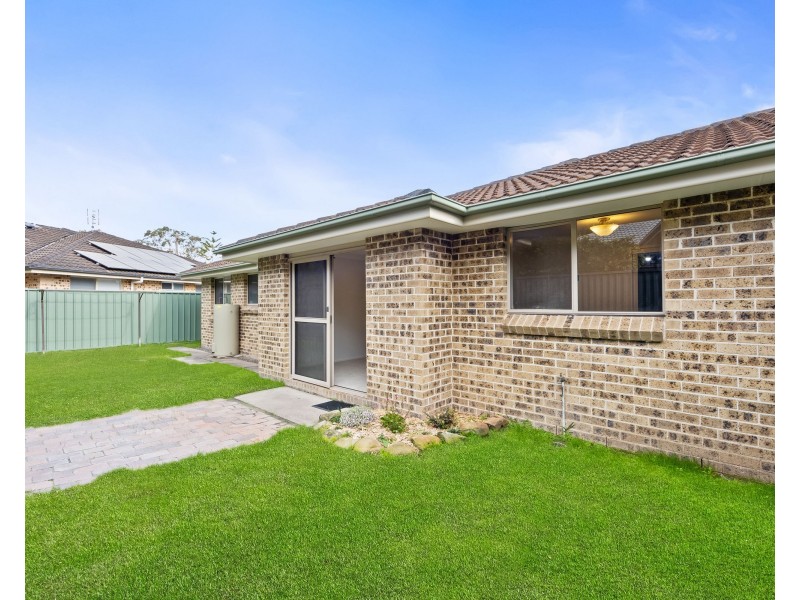 2/11 Casula Place, Ourimbah NSW 2258