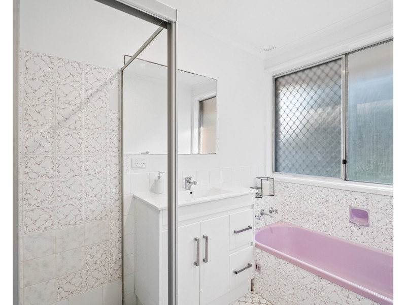 73 Chamberlain Road, Wyoming NSW 2250