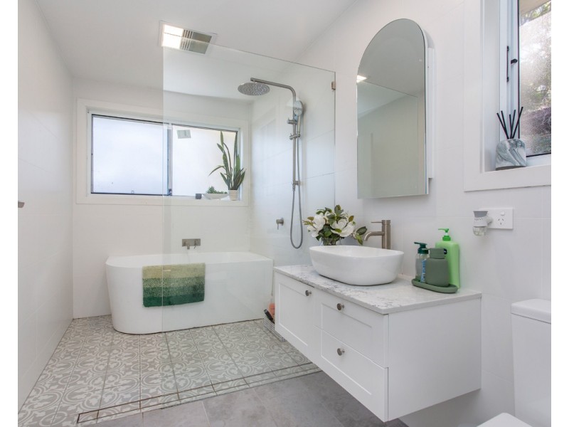 37 Headlam Parade, Springfield NSW 2250