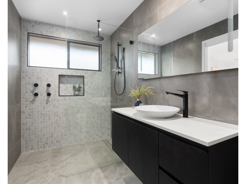 83 Hanlan Street North, Narara NSW 2250