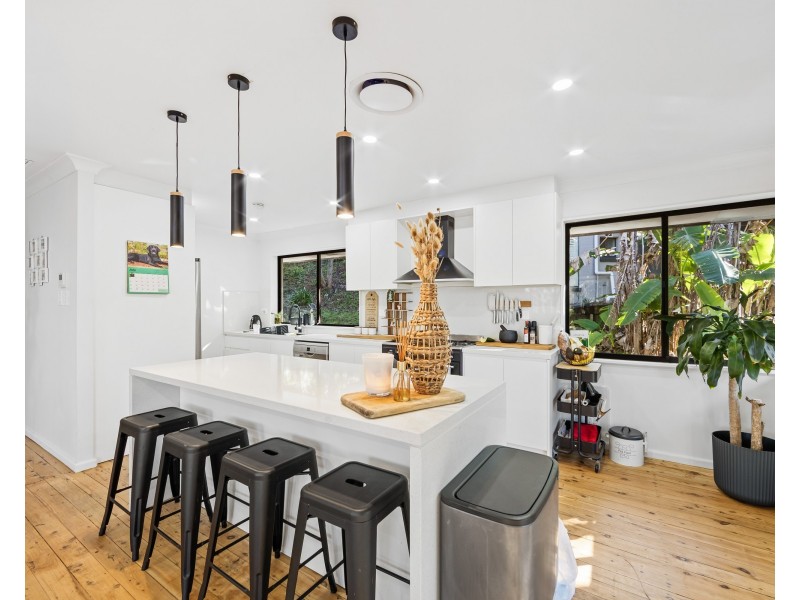 6 Gregory Street, Wyoming NSW 2250