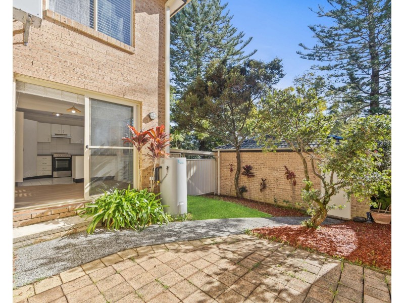 1/16 Creighton Lane, Point Frederick NSW 2250