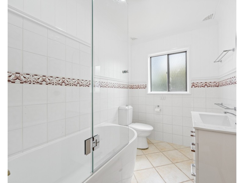 50 Day Street, Wyoming NSW 2250