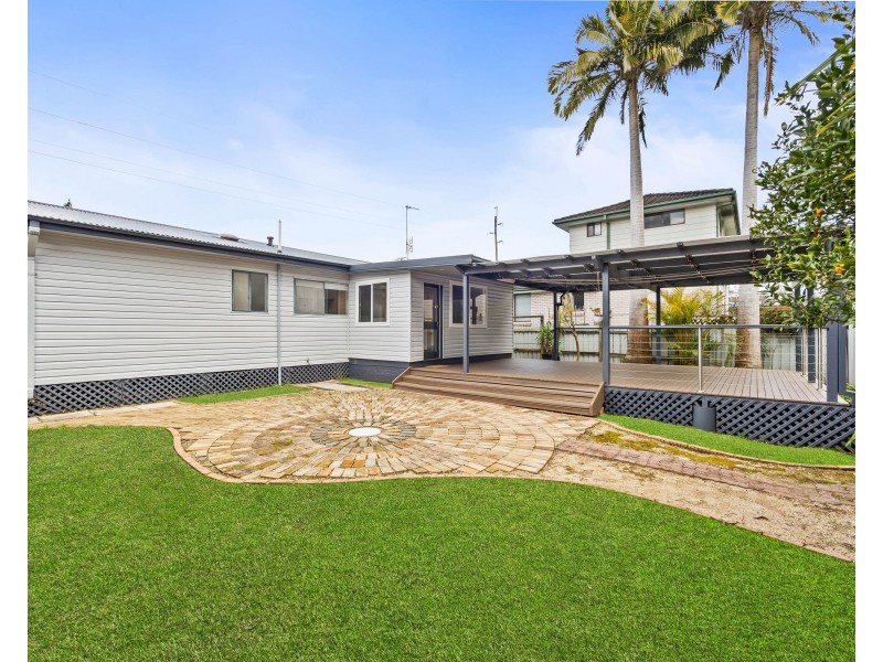 50 Day Street, Wyoming NSW 2250