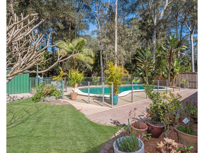 6 Coulter Road, Wyoming NSW 2250