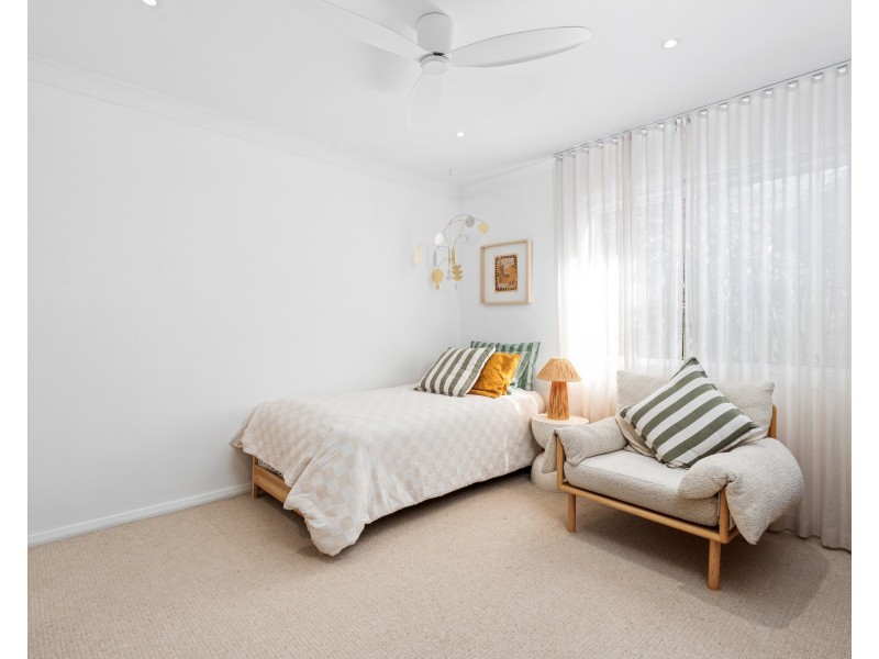 4 Harcourt Place, North Avoca NSW 2260