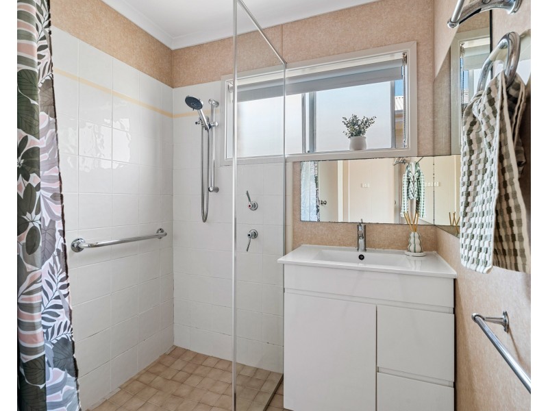 32 Manly Parade, The Entrance North NSW 2261