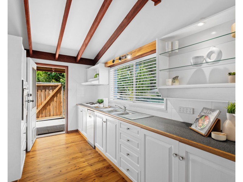 24 Lock Avenue, Springfield NSW 2250