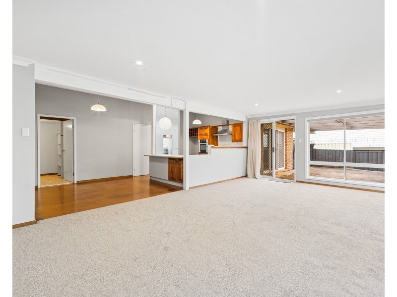 18 Fragar Avenue, Wyoming NSW 2250