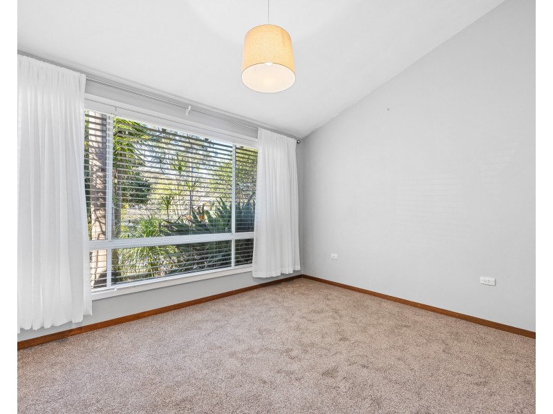 18 Fragar Avenue, Wyoming NSW 2250