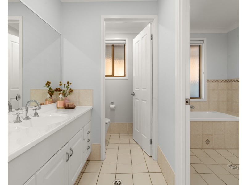 1 Brushwood Circuit, Mardi NSW 2259