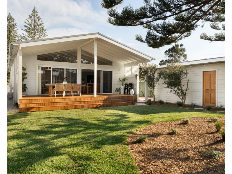 18 Stewart Street, The Entrance North NSW 2261