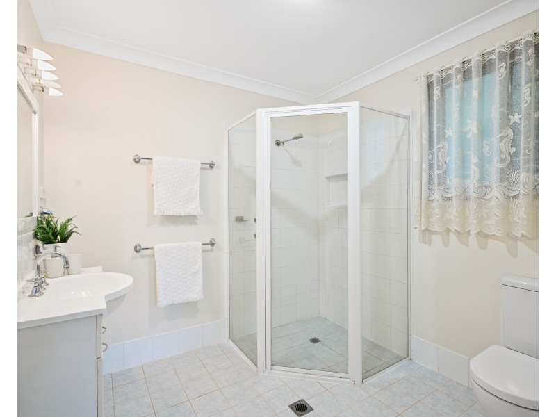 2 Mountain View Avenue, Narara NSW 2250