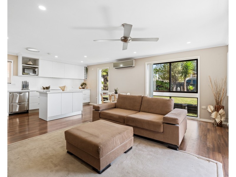22 Shannon Parade, Berkeley Vale NSW 2261