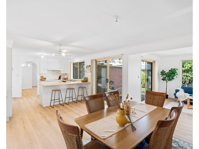 4 Robinia Parade, Springfield NSW 2250
