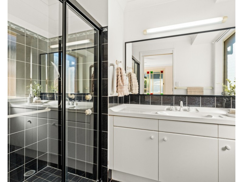 4 Robinia Parade, Springfield NSW 2250