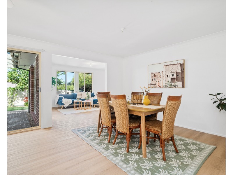 4 Robinia Parade, Springfield NSW 2250
