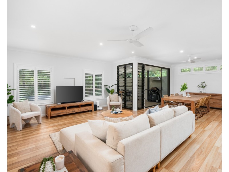 7 Adnamira Close, Wyoming NSW 2250