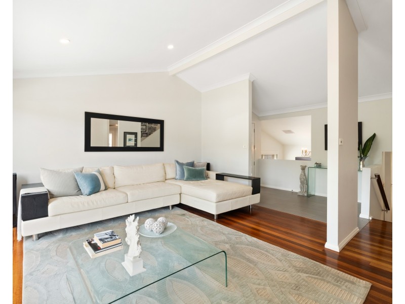 111 Lake Shore Drive, North Avoca NSW 2260