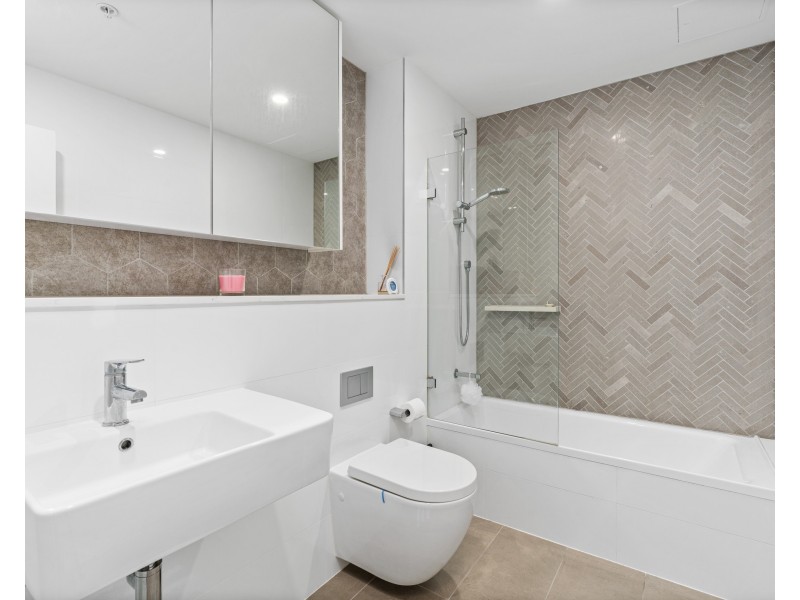 704/25 Mann Street, Gosford NSW 2250