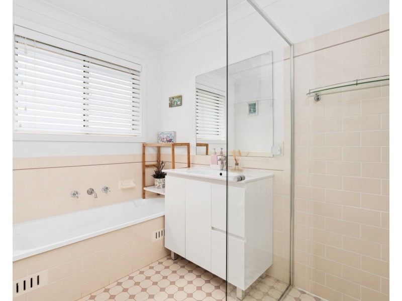 1/102 Coolawin Circle, Narara NSW 2250