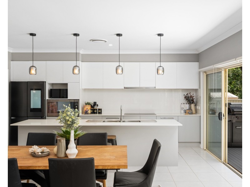 25 The Valley Way, Lisarow NSW 2250