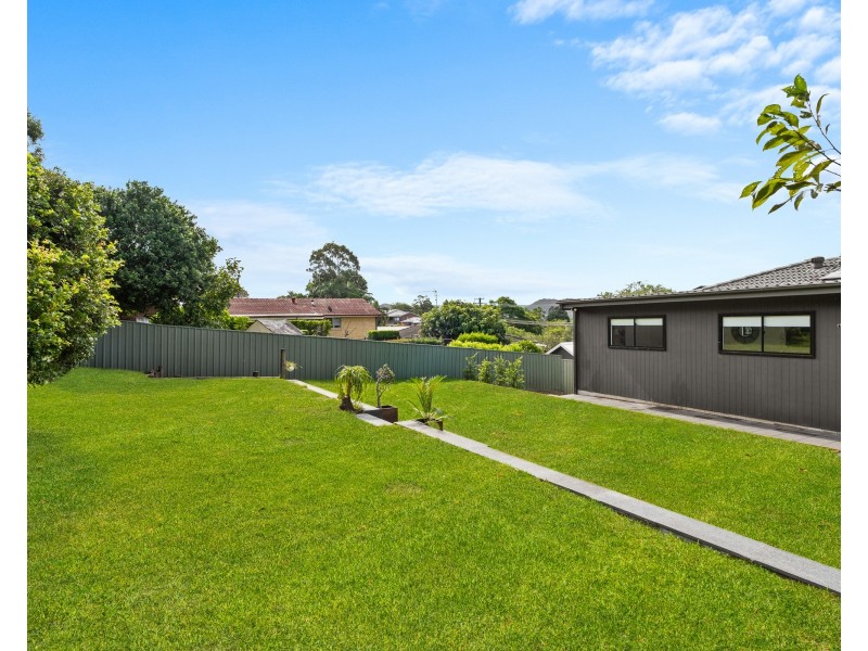 1 Benham Avenue, Wyoming NSW 2250