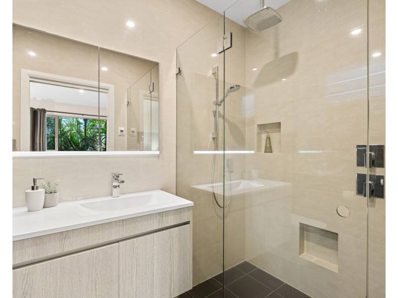 1 Benham Avenue, Wyoming NSW 2250