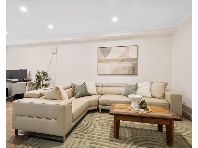 1 Benham Avenue, Wyoming NSW 2250