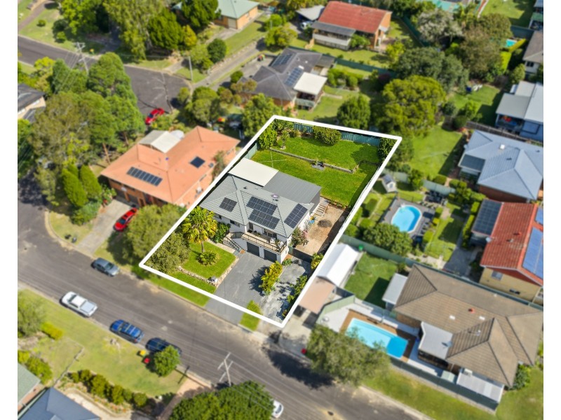 1 Benham Avenue, Wyoming NSW 2250